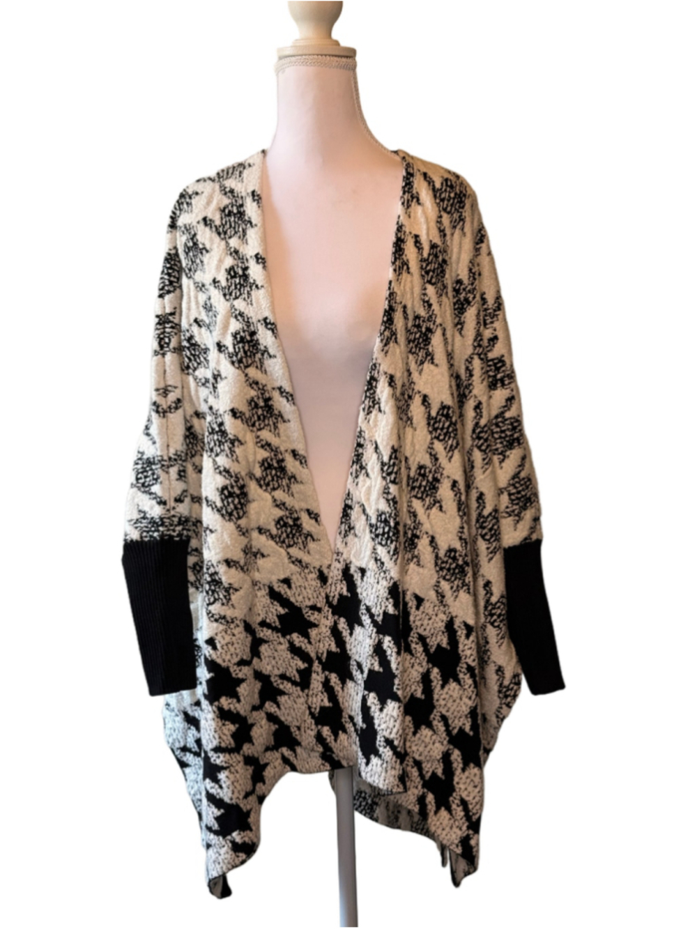 White House Black Market Houndstooth Batwing Open Cardigan XS/S
